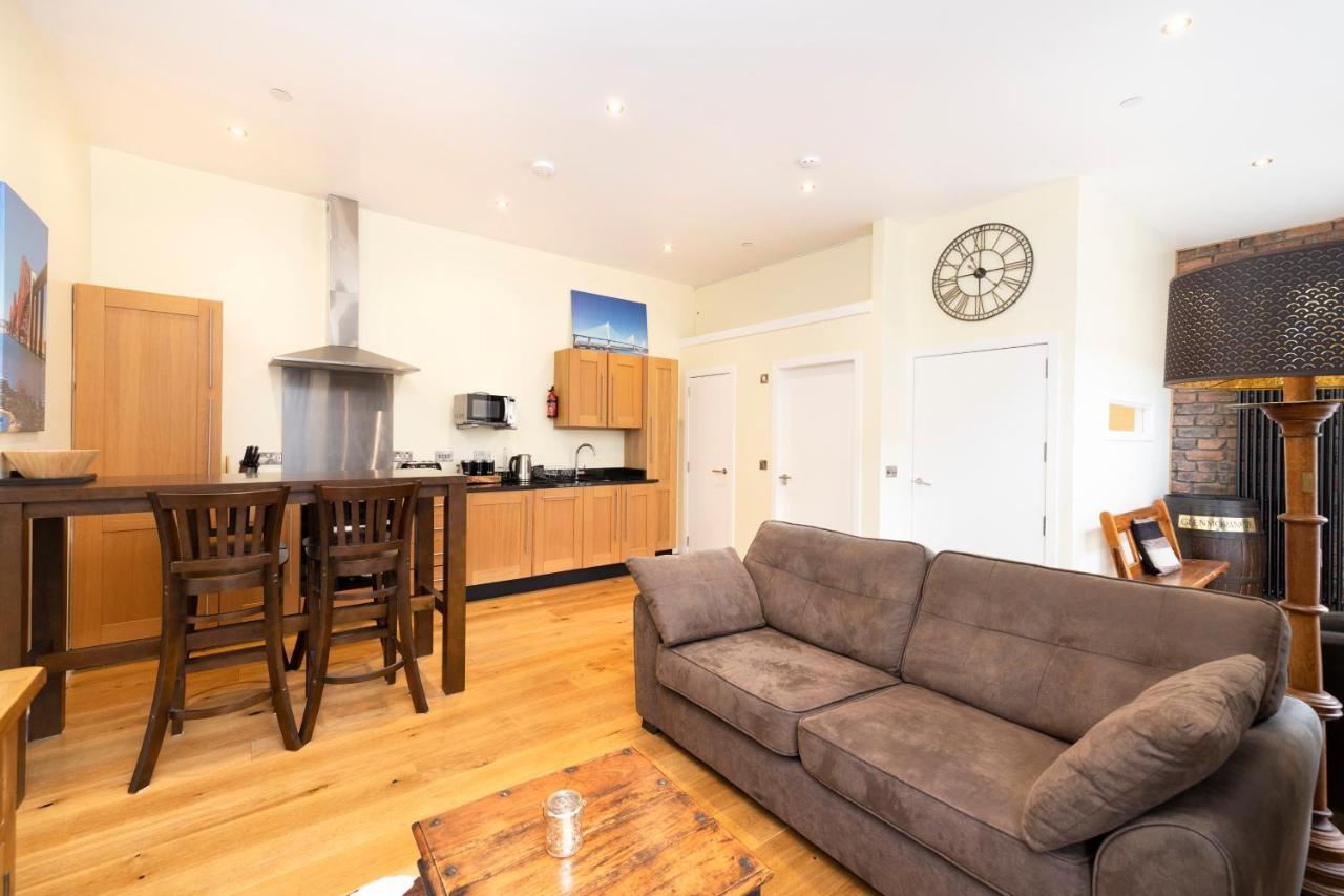 Joivy 1 Bed Flat In Old Town, Next To St Giles Cathedral Apartment Edinburgh Bagian luar foto